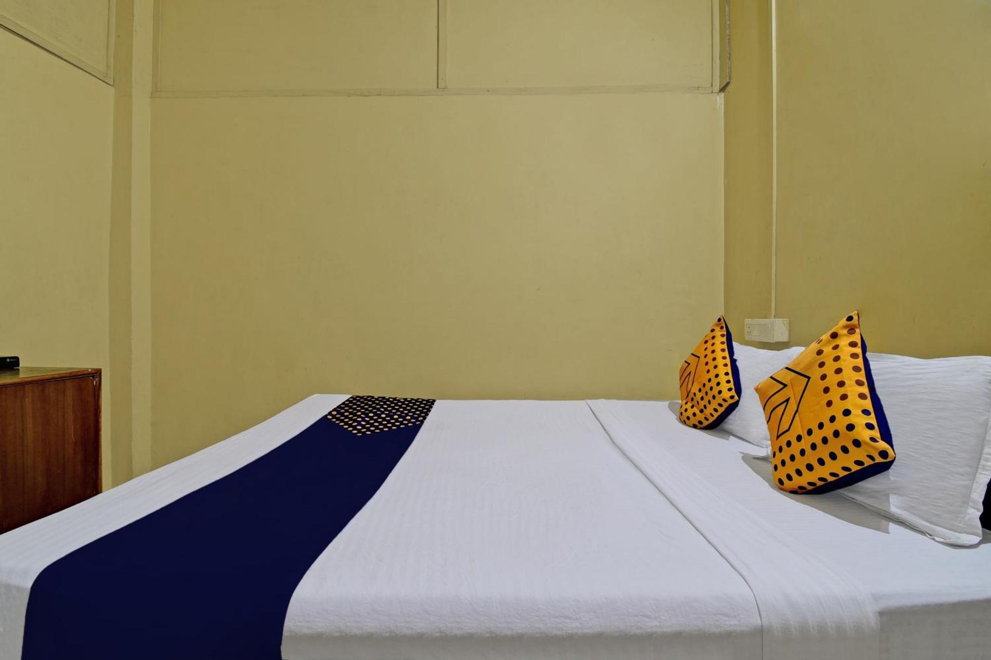 Oyo Flagship Thank You Lodge Nac Dispur Eksteriør billede